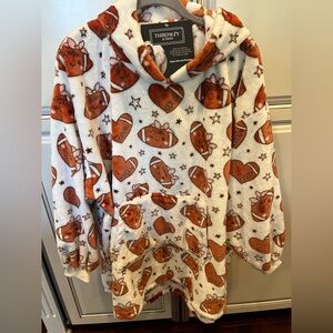 Marlow Throwzy Junior Football Poncho with sleeves